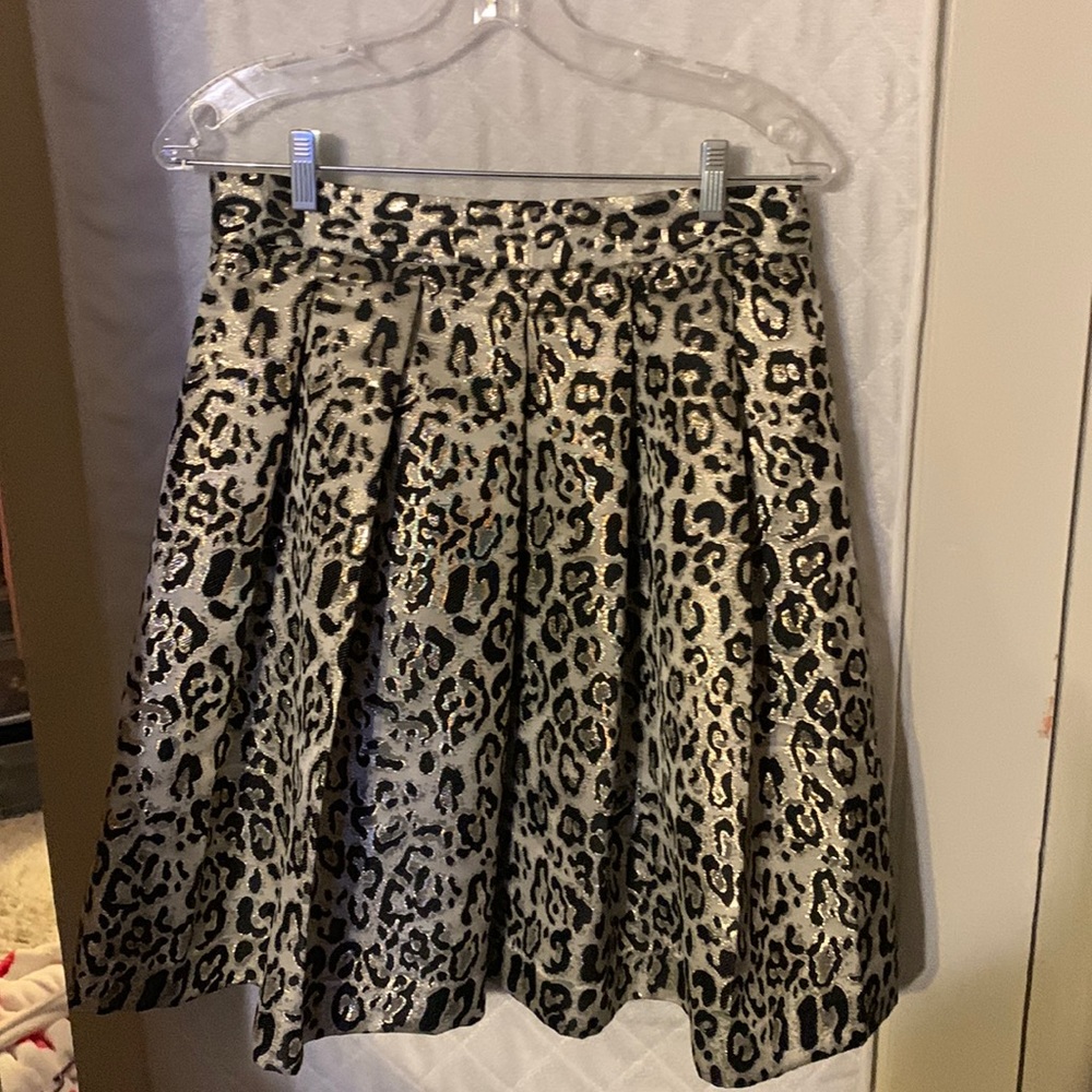 Metallic Leopard Print Pleated Skirt Size M, 90% polyester, 10% metallic.